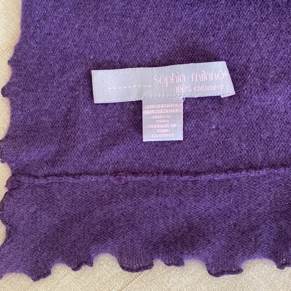 Cashmere shawl/ scarf by Sophia Milano - Picture 2 of 7